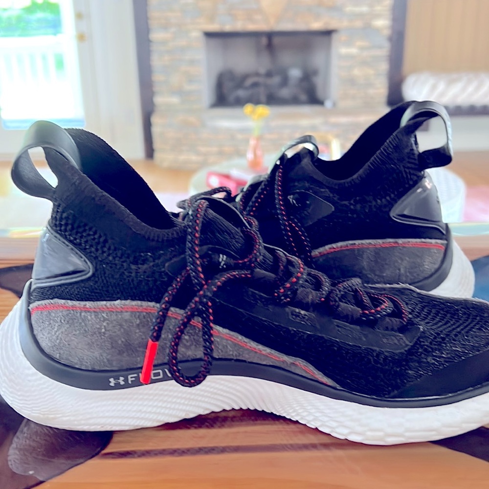 These are the Curry 8s beautiful flow